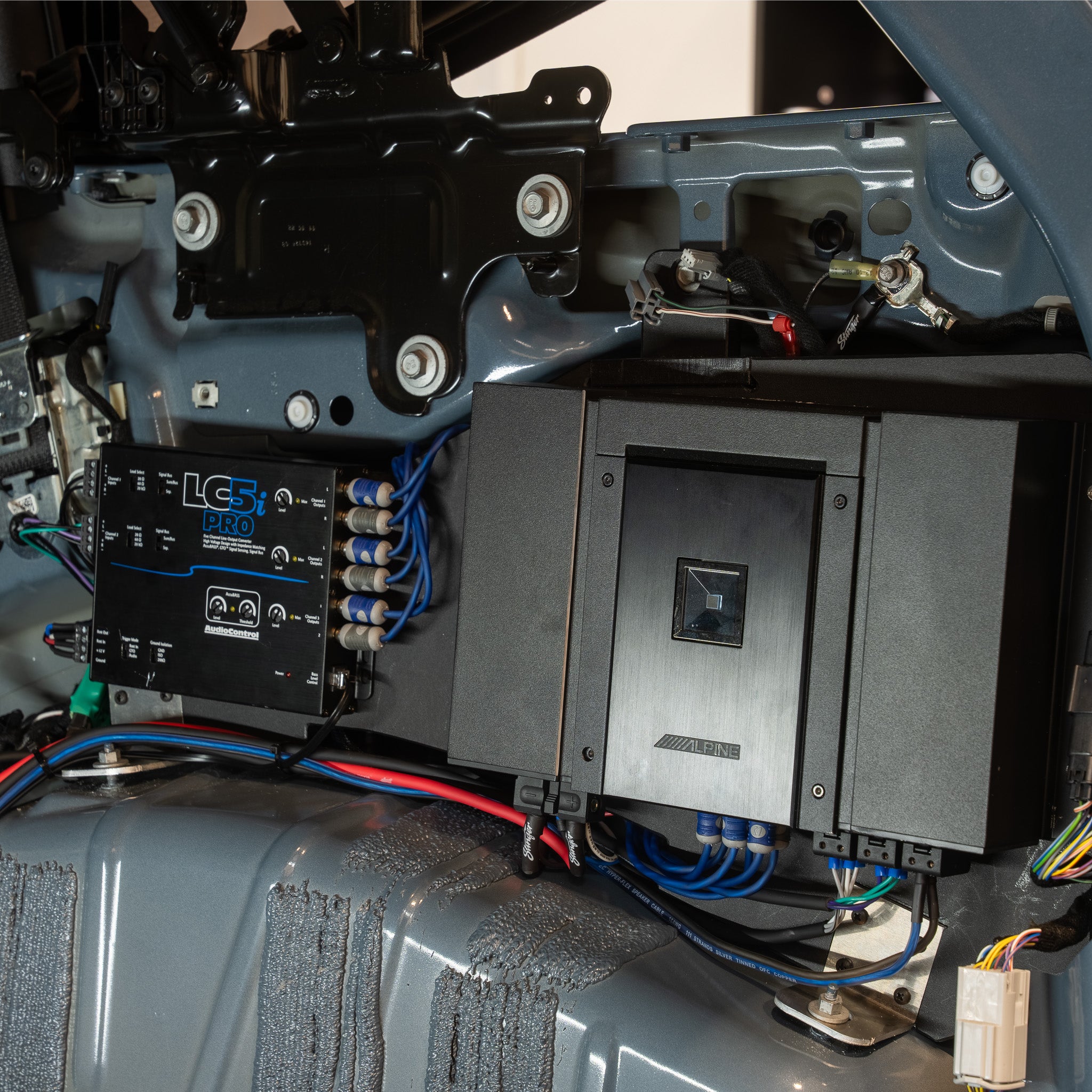 Alpine R- Series Plug & Play Full System Bundle 2 & 4-Door (NON-B&O Sy ...